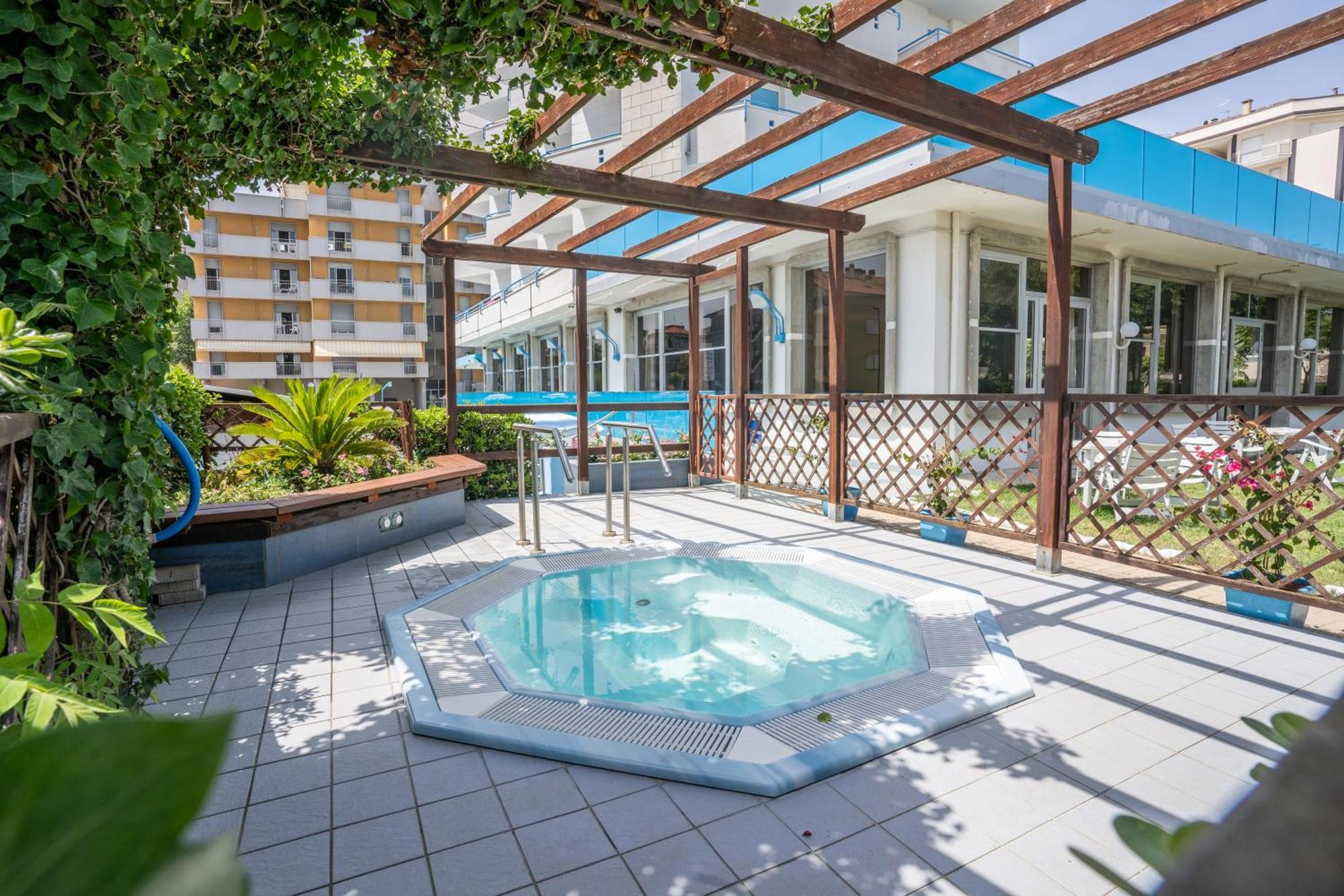 Hotel Concord リド・ディ・サヴィオ エクステリア 写真